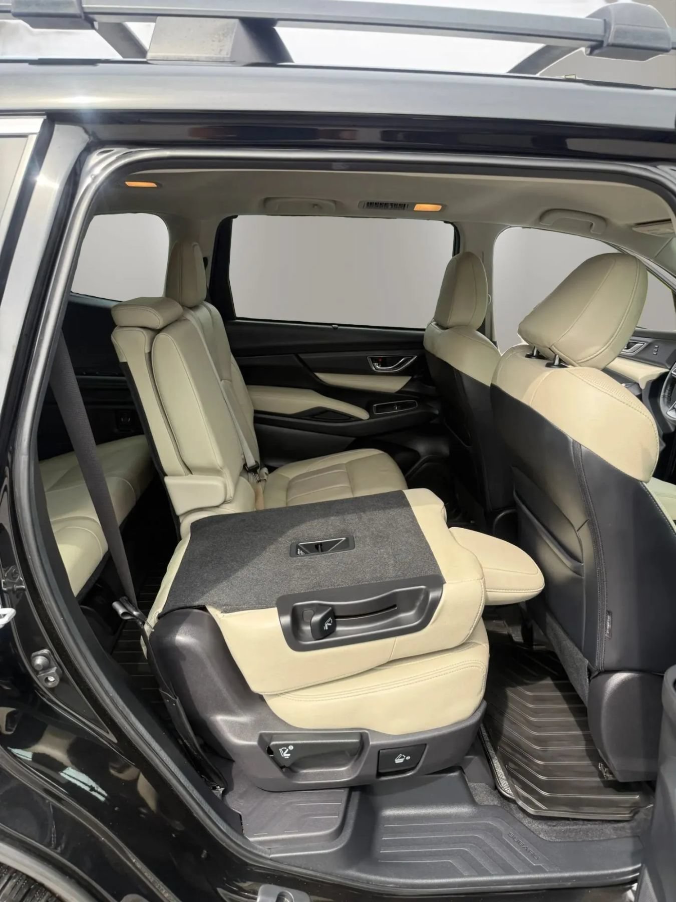 Used 2023 Subaru Ascent Limited AWD/4WD image 42
