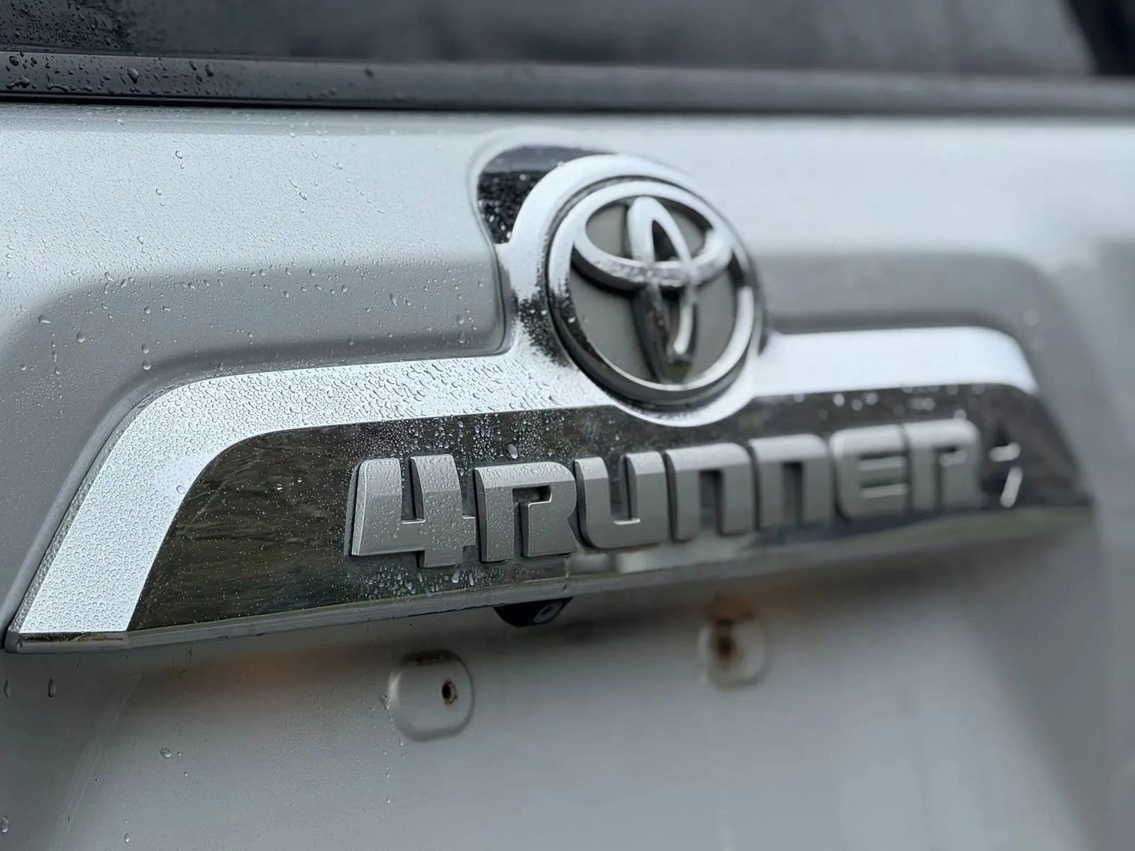 Used 2010 Toyota 4Runner Limited AWD/4WD image 9