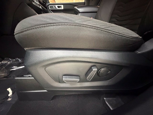 Used 2020 Ford Explorer XLT w/ Comfort Package AWD/4WD image 26