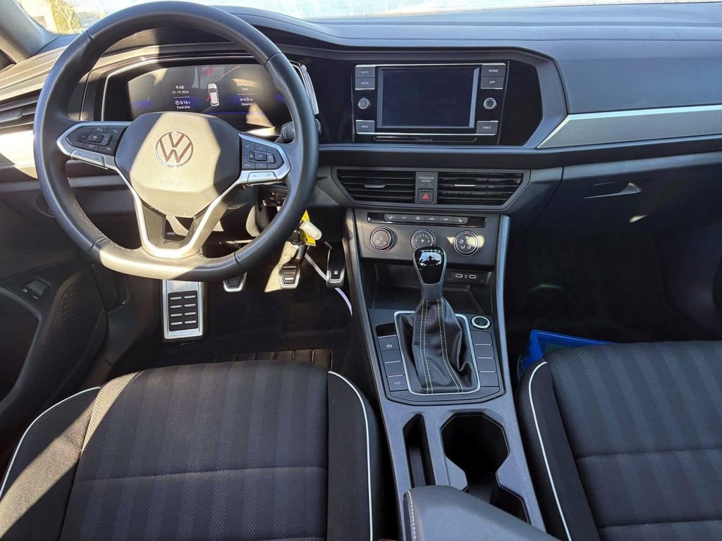 Used 2024 Volkswagen Jetta Sport image 25