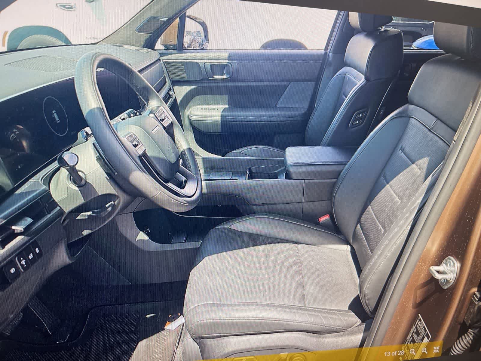Used 2025 Hyundai Santa Fe Calligraphy AWD/4WD image 9