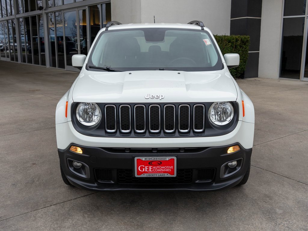 Used 2017 Jeep Renegade Latitude image 2