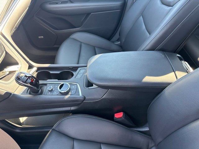 Used 2025 Cadillac XT6 Luxury FWD image 16