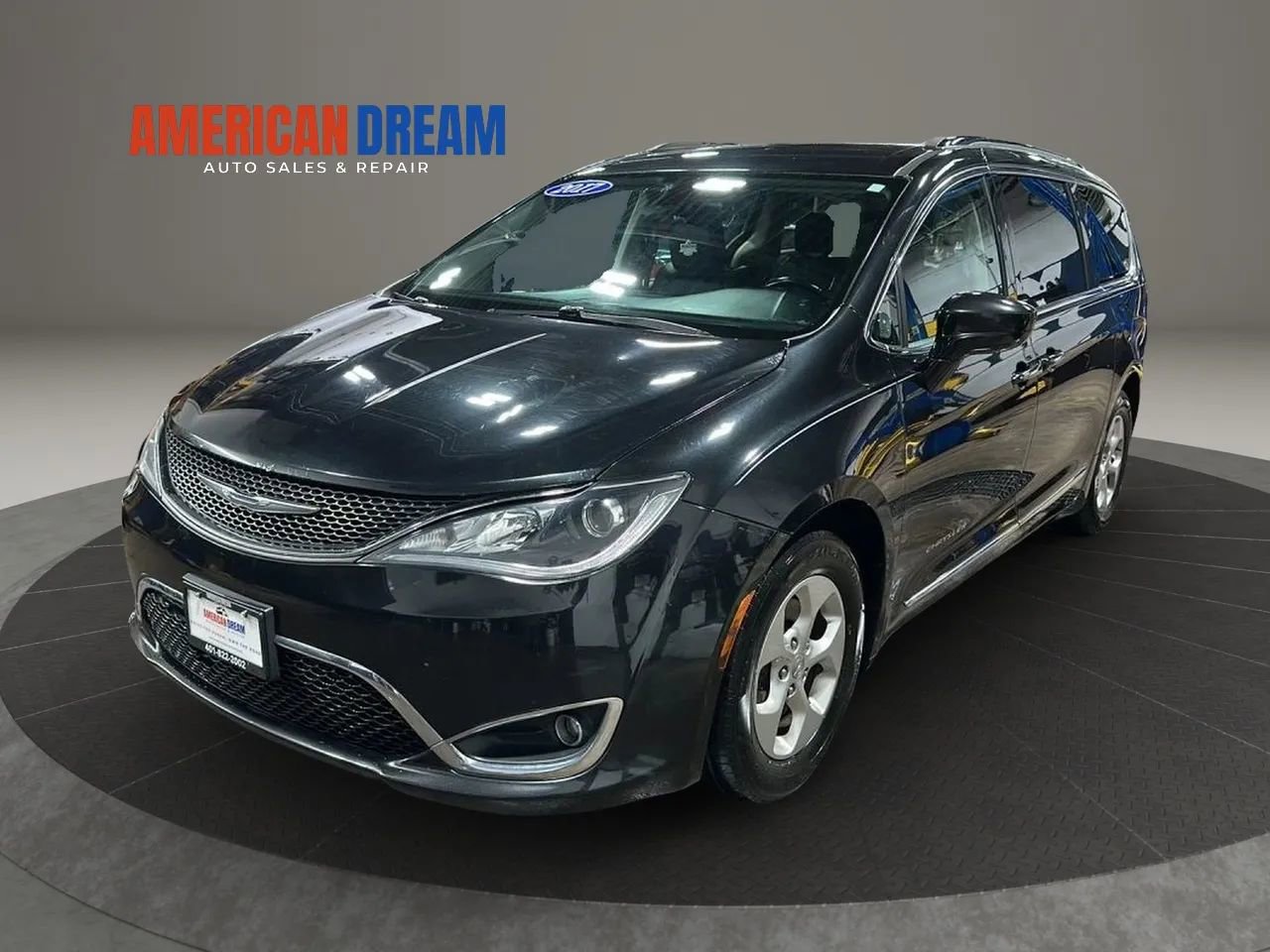 Used 2017 Chrysler Pacifica Touring-L Plus FWD image 1