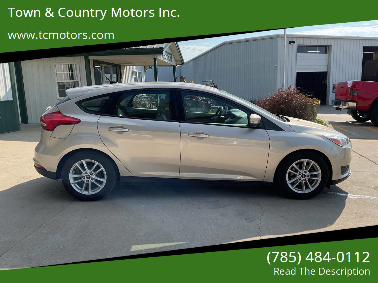 Used 2017 Ford Focus SE image 2