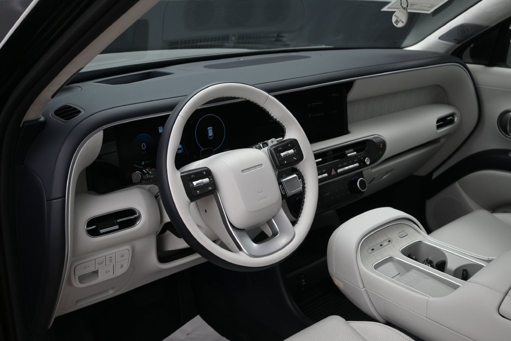 Used 2026 Hyundai Palisade Calligraphy FWD image 12