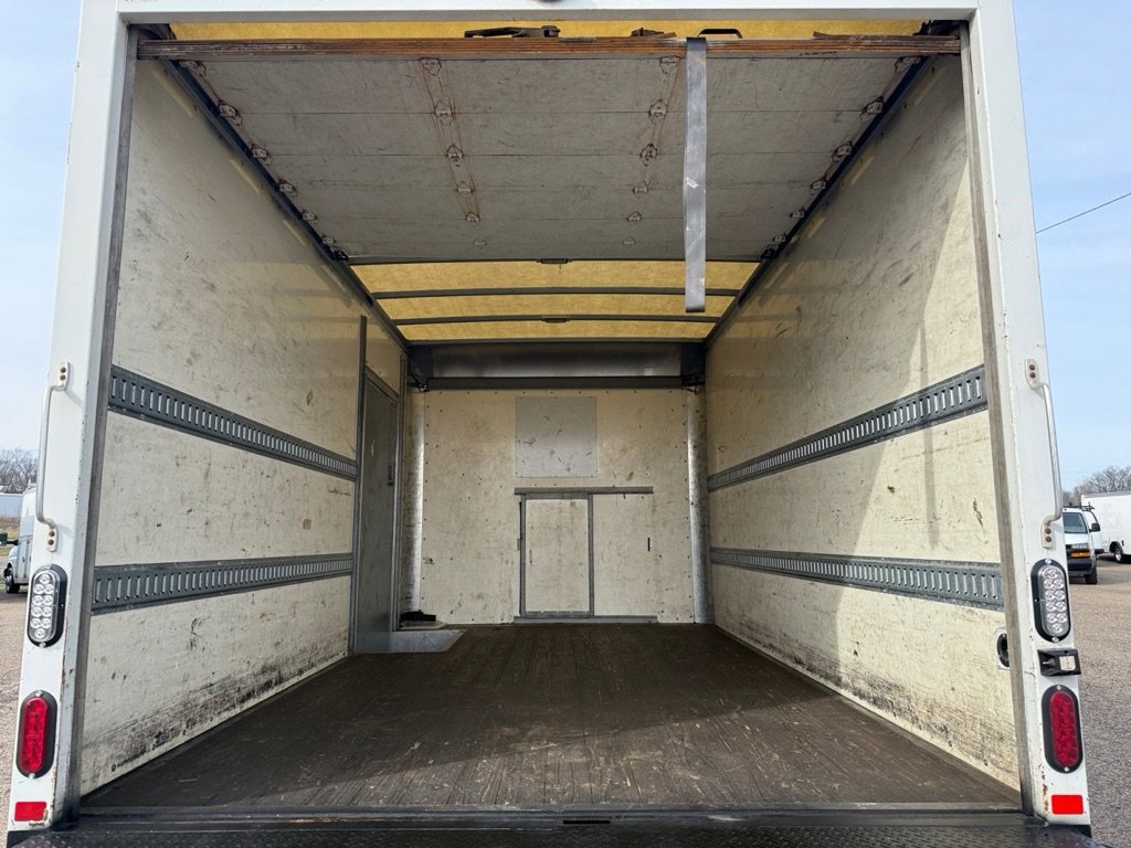 Used 2016 Chevrolet Express 3500 RWD image 22