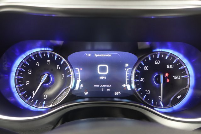 New 2026 Chrysler Pacifica Limited image 19