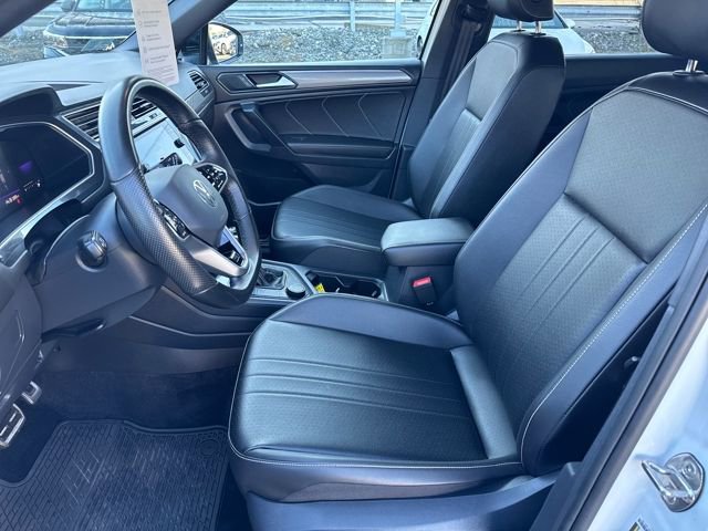 Certified 2022 Volkswagen Tiguan SE R-Line image 14