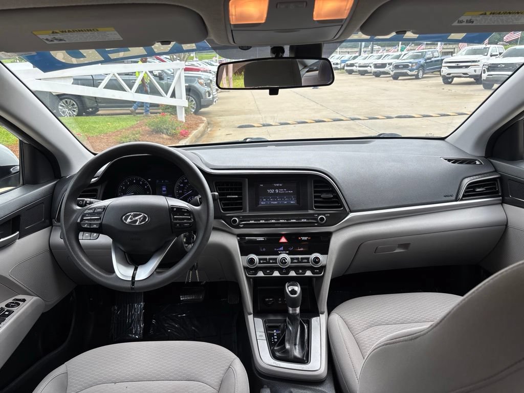 Used 2020 Hyundai Elantra SE FWD image 39