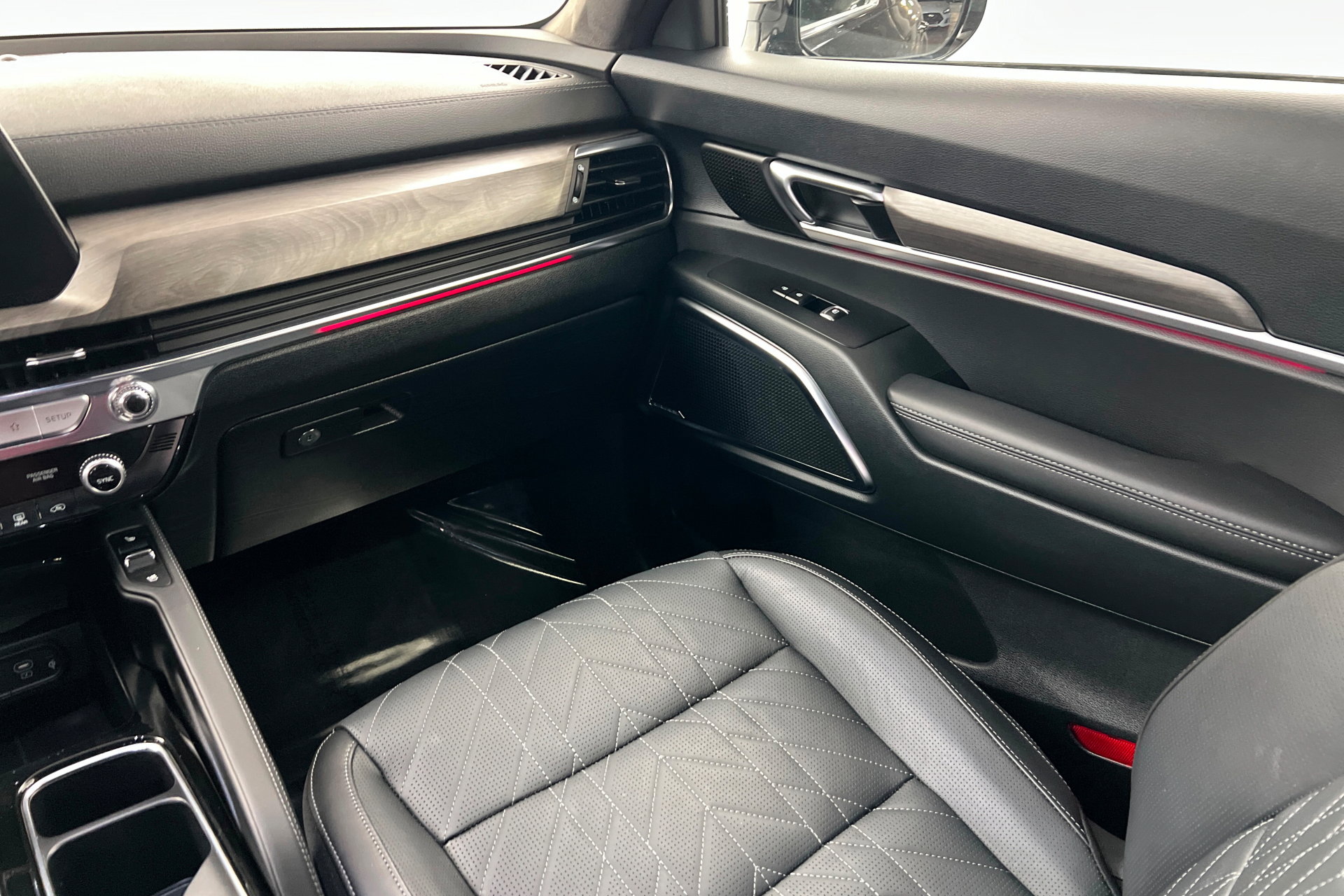 Used 2025 Kia Telluride SX Prestige X-Line image 11