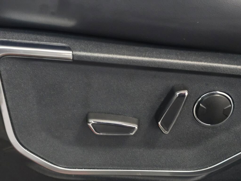 Used 2025 Ford F150 Raptor image 35