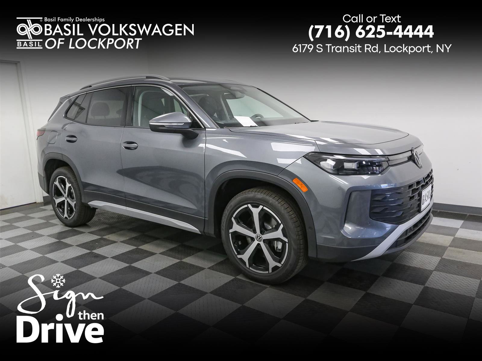 New 2025 Volkswagen Tiguan SE image 1