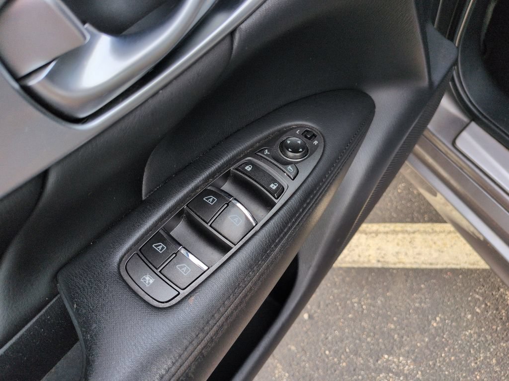 Used 2013 INFINITI M37 w/ Premium Pkg RWD image 12