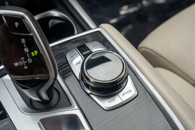 Used 2019 BMW 740i w/ Executive Package RWD image 44