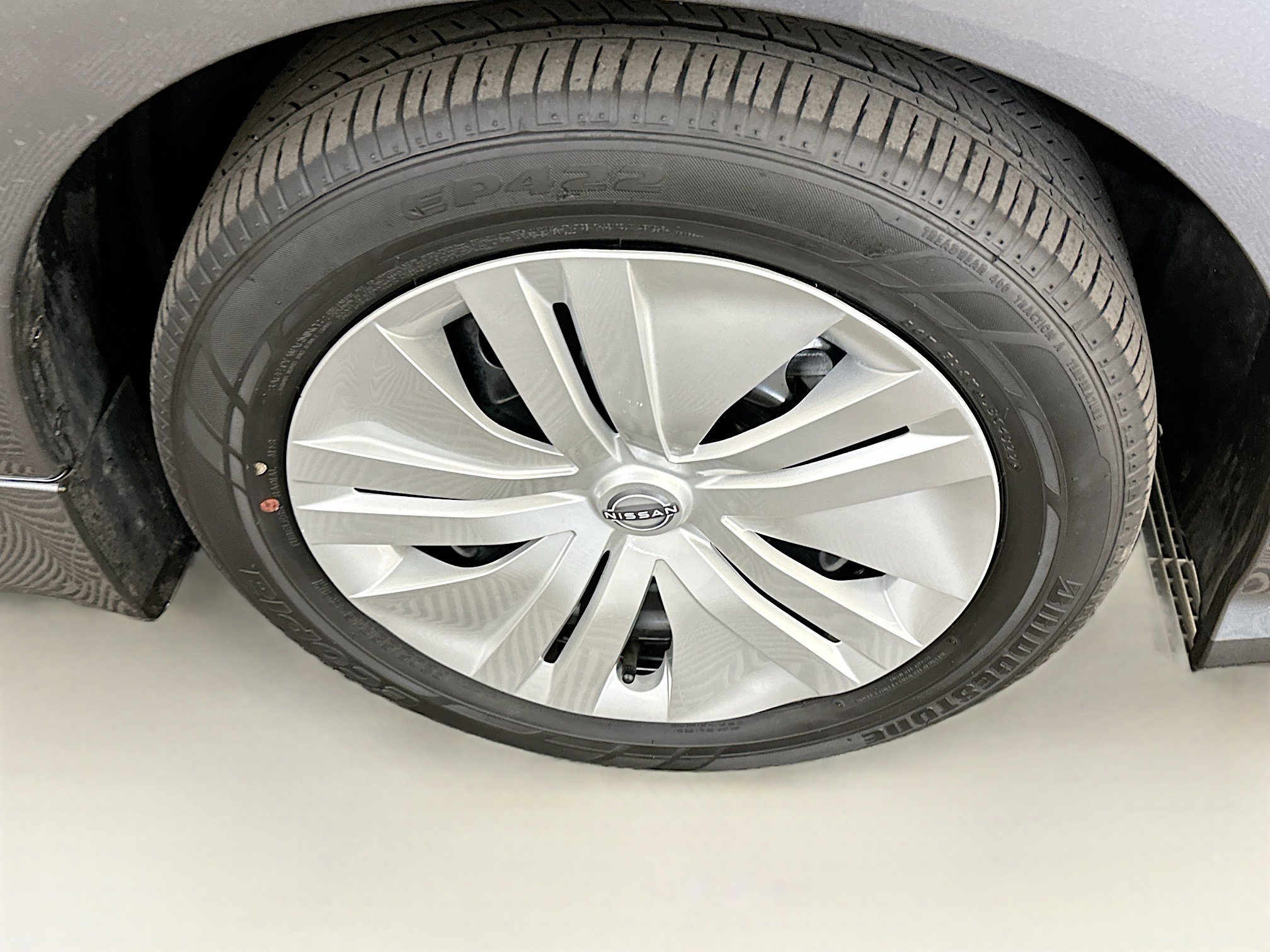 Used 2024 Nissan Leaf S image 11