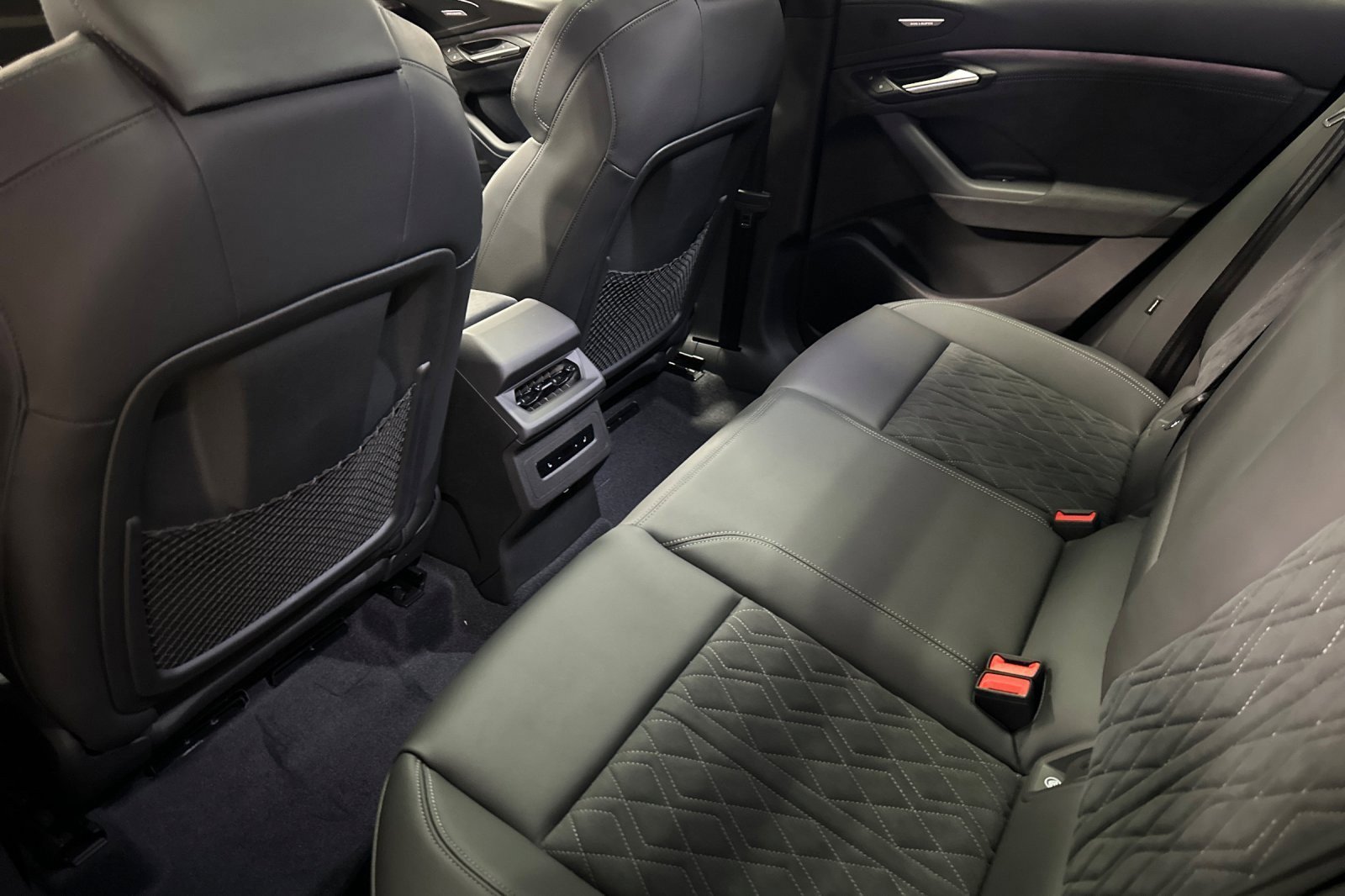 New 2027 Audi SQ6 e-tron Premium Plus AWD/4WD image 11