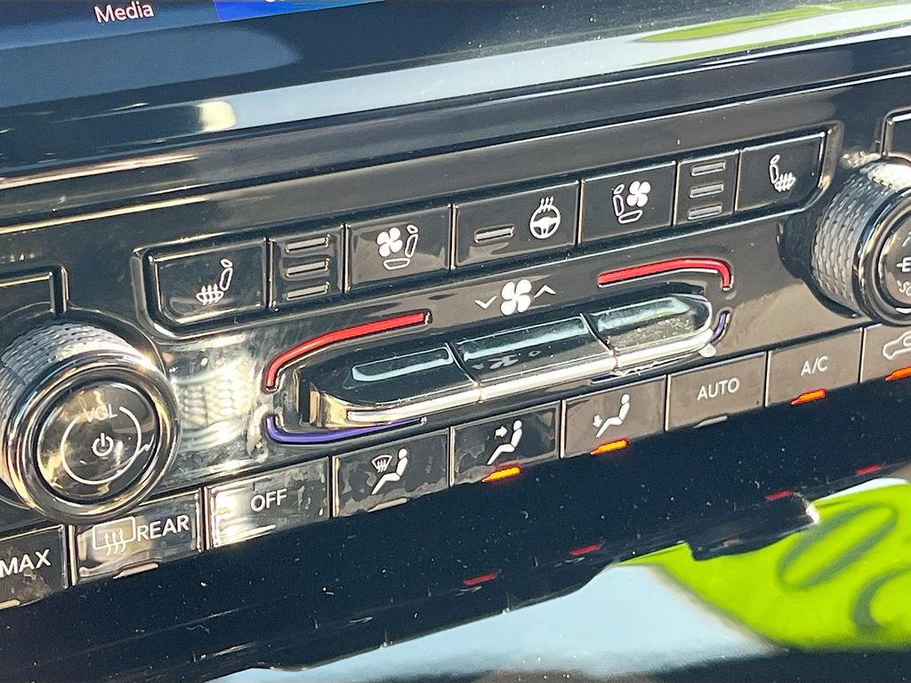 Certified 2025 Jeep Grand Cherokee L Limited w/ Luxury Tech Group II image 20