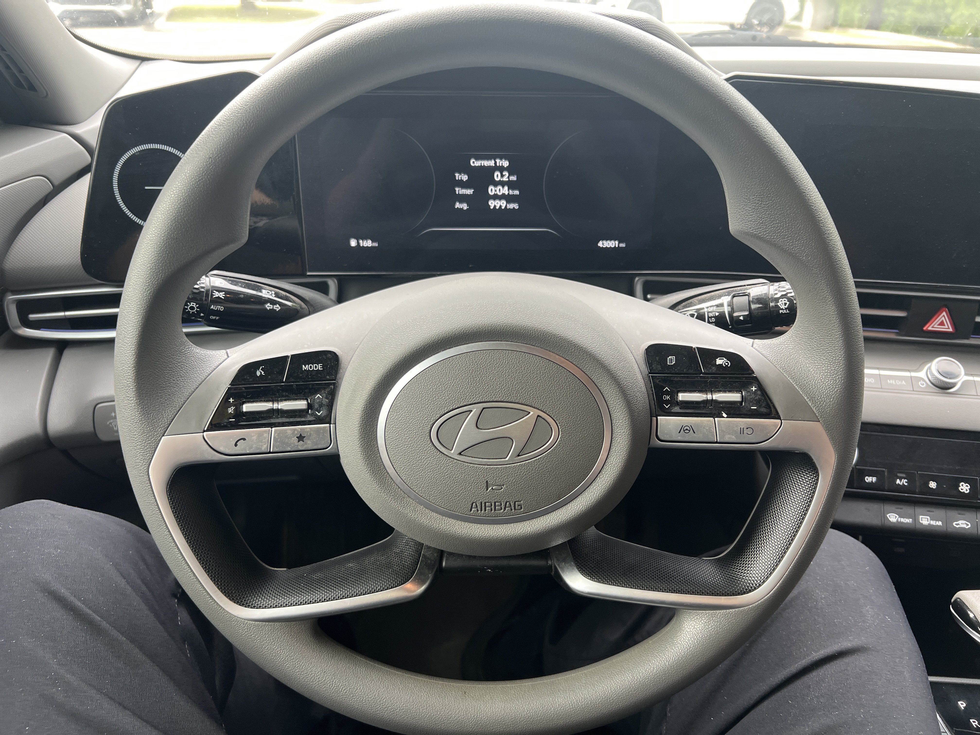 Used 2024 Hyundai Elantra Blue FWD image 16