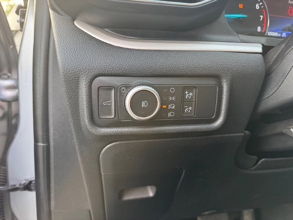 Used 2020 Ford Explorer XLT w/ Equipment Group 202A RWD image 35