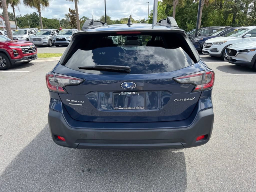 Used 2023 Subaru Outback Premium AWD/4WD image 6