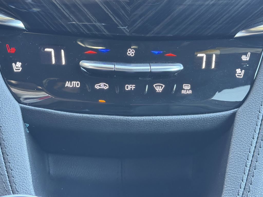 Certified 2025 Cadillac XT6 Premium Luxury image 35