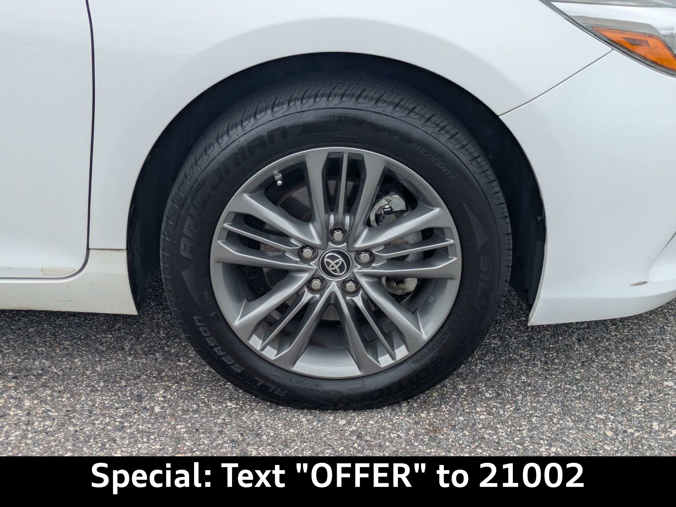 Used 2017 Toyota Camry SE FWD image 11