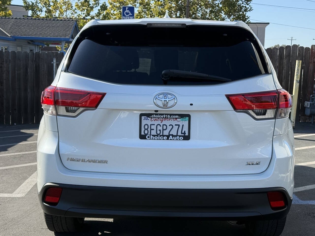 Used 2018 Toyota Highlander XLE FWD image 5