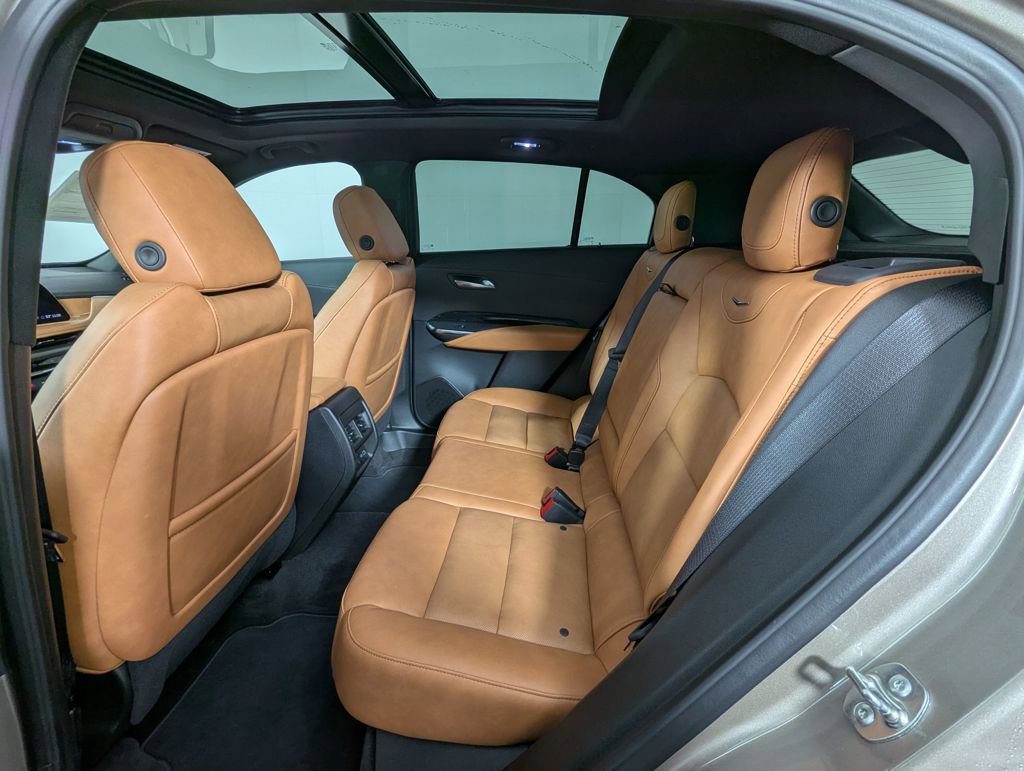 Used 2025 Cadillac XT4 Premium Luxury image 21