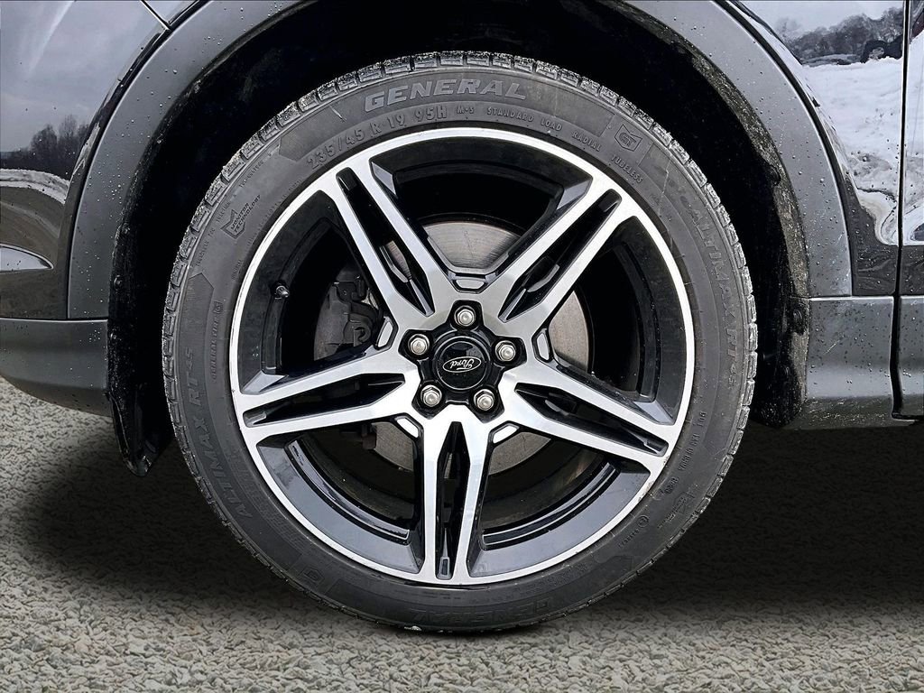 Used 2019 Ford Escape SEL image 9