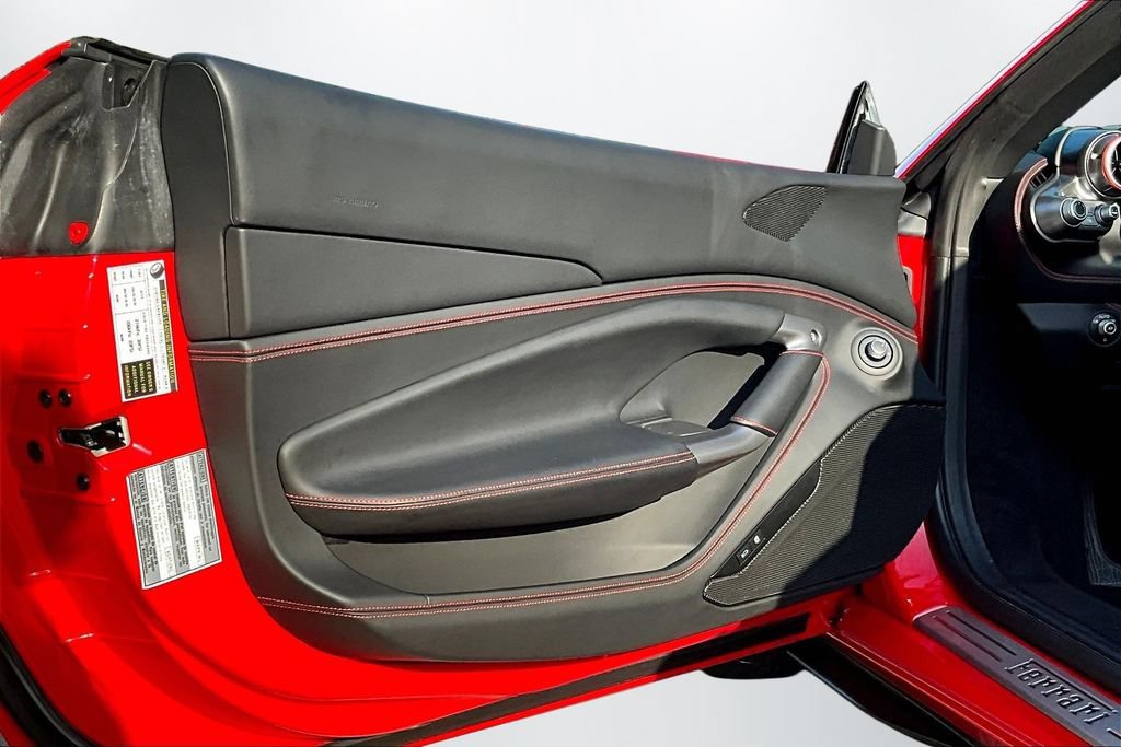 Used 2022 Ferrari F8 Tributo RWD image 18