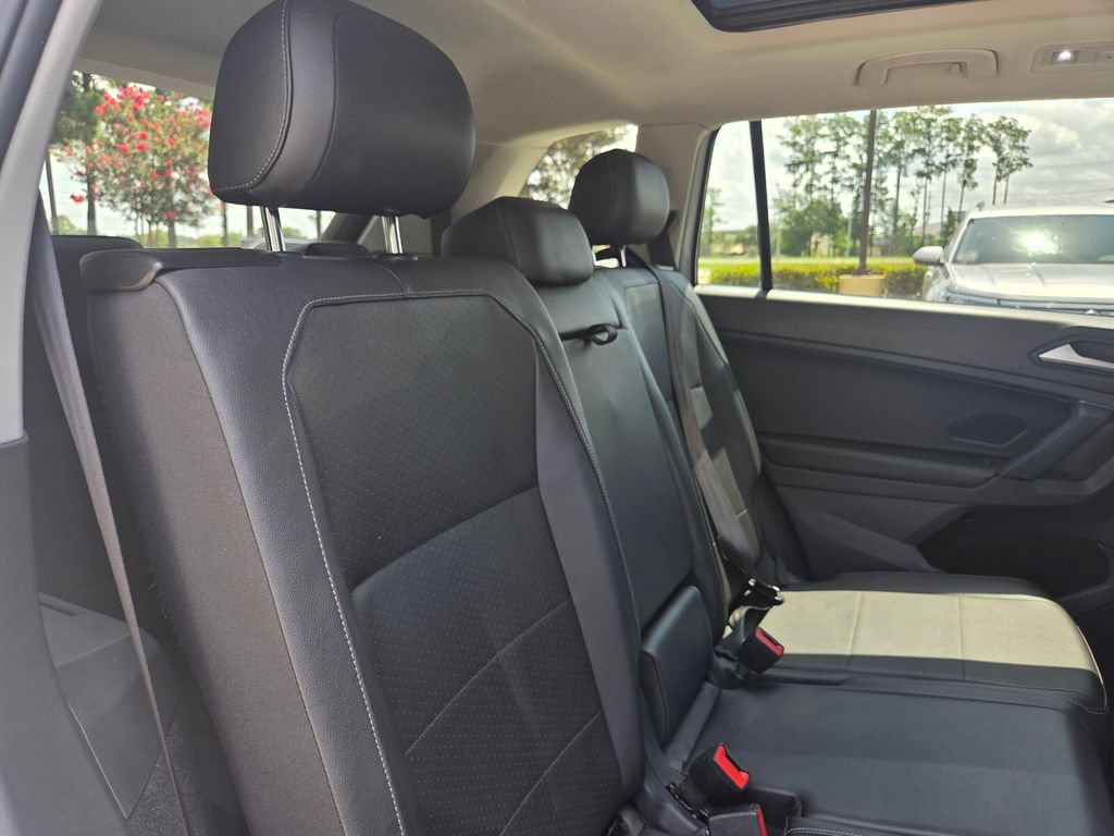 Used 2019 Volkswagen Tiguan SE w/ Panoramic Sunroof Package FWD image 30