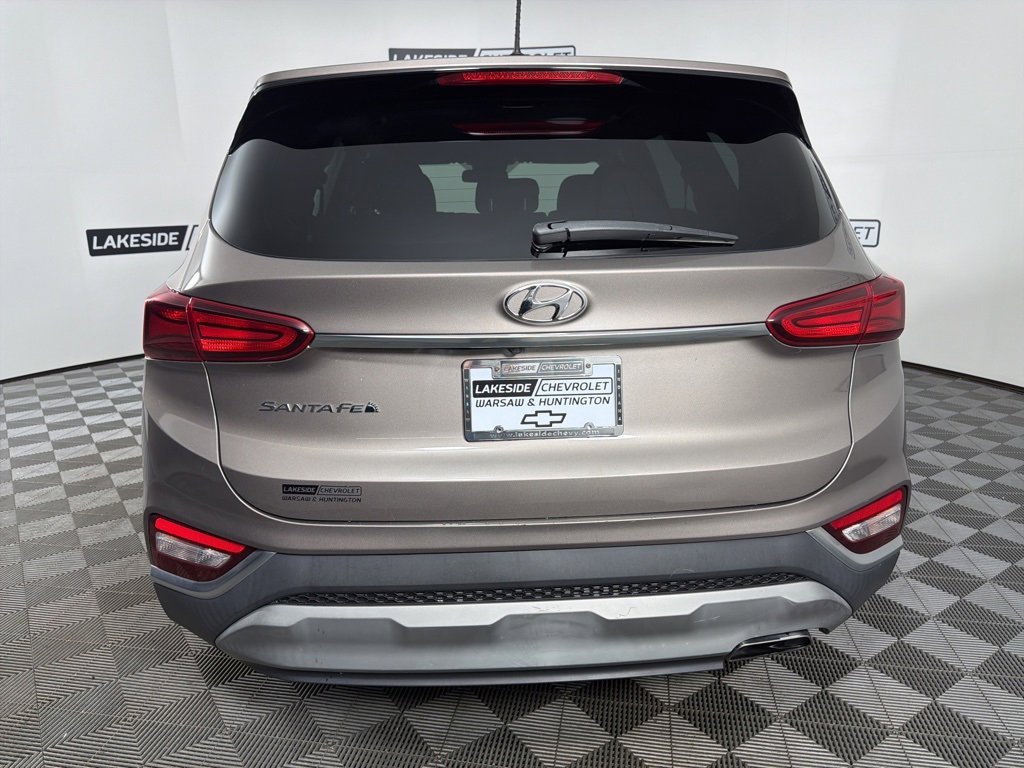 Used 2019 Hyundai Santa Fe SE image 4