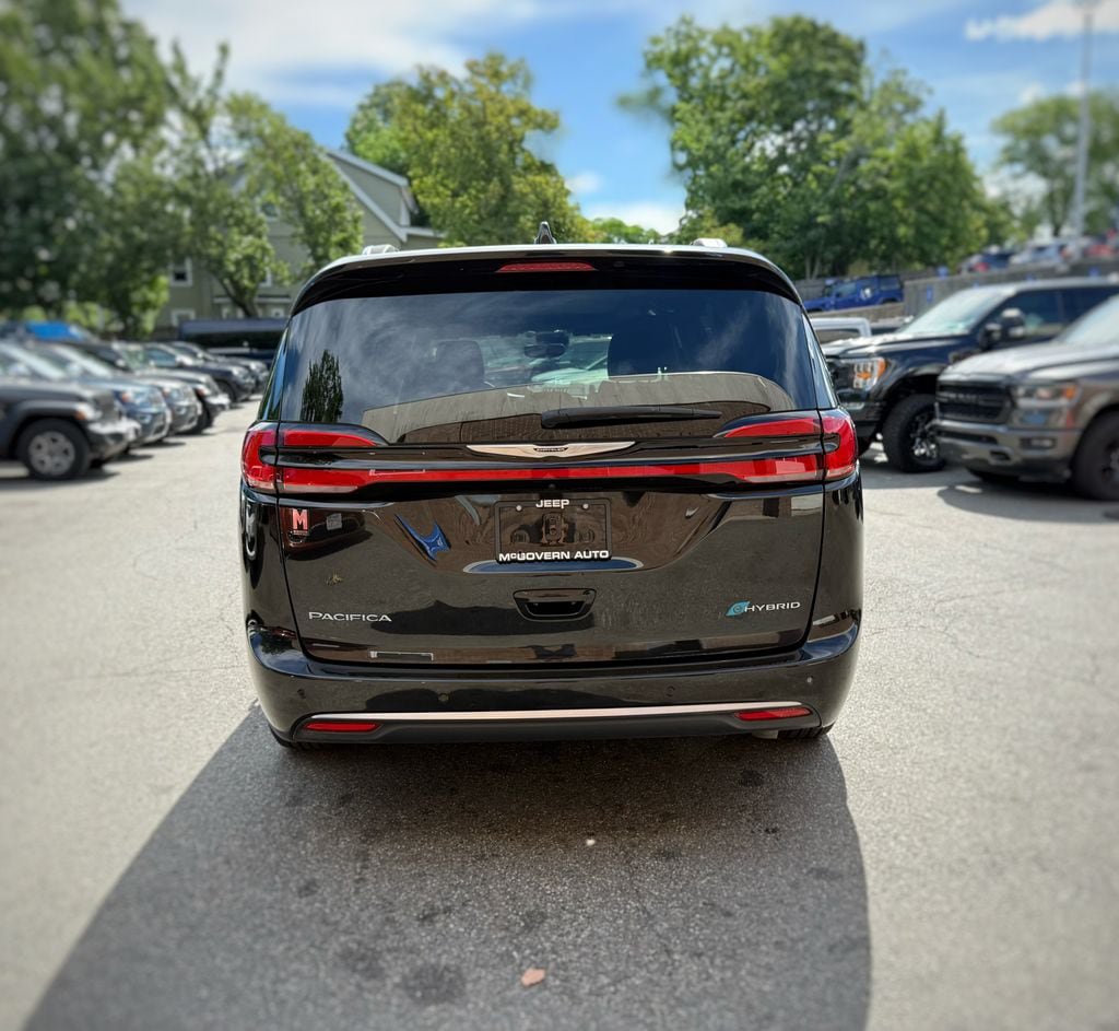 Used 2023 Chrysler Pacifica Pinnacle FWD image 10