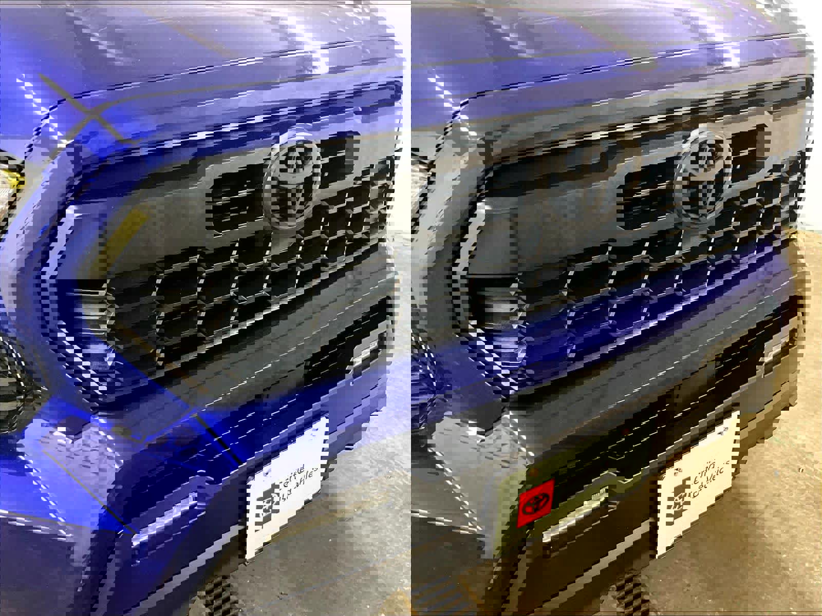 Certified 2025 Toyota Tacoma TRD Off-Road image 31