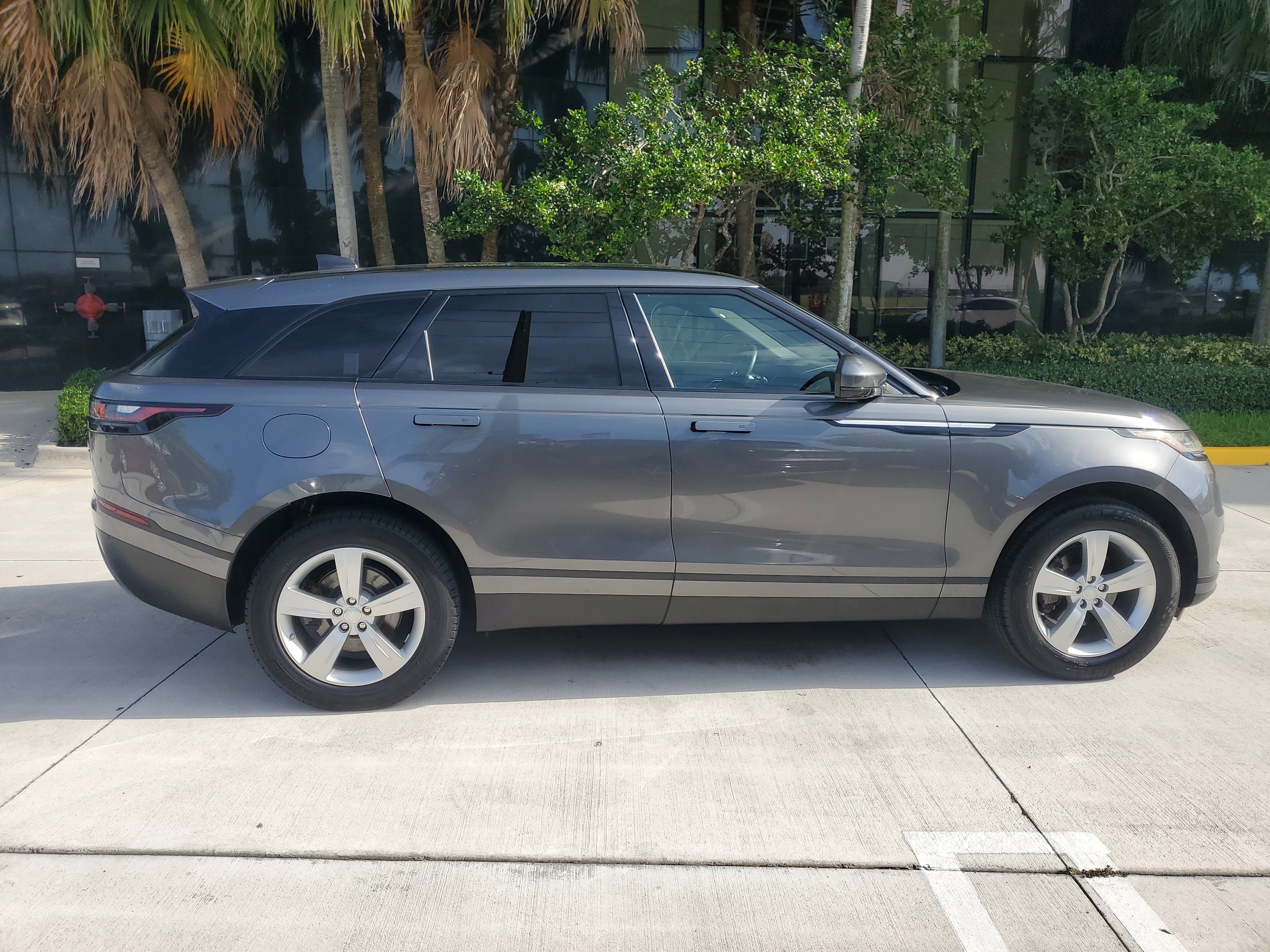 Used 2019 Land Rover Range Rover Velar S image 12