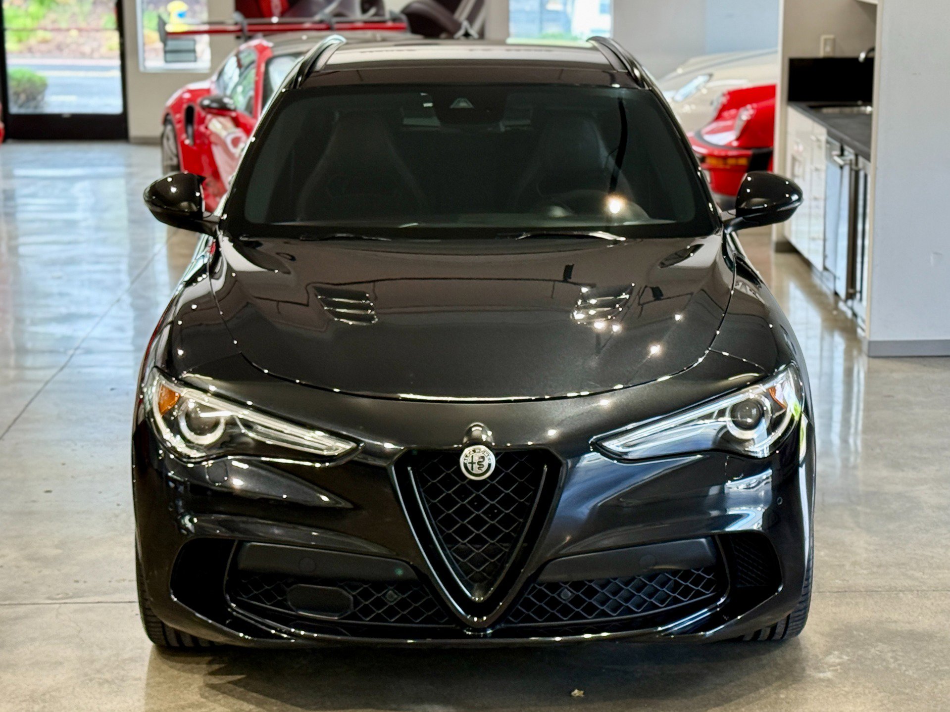 Used 2018 Alfa Romeo Stelvio Quadrifoglio w/ Driver Assist Dynamic Package AWD/4WD image 5