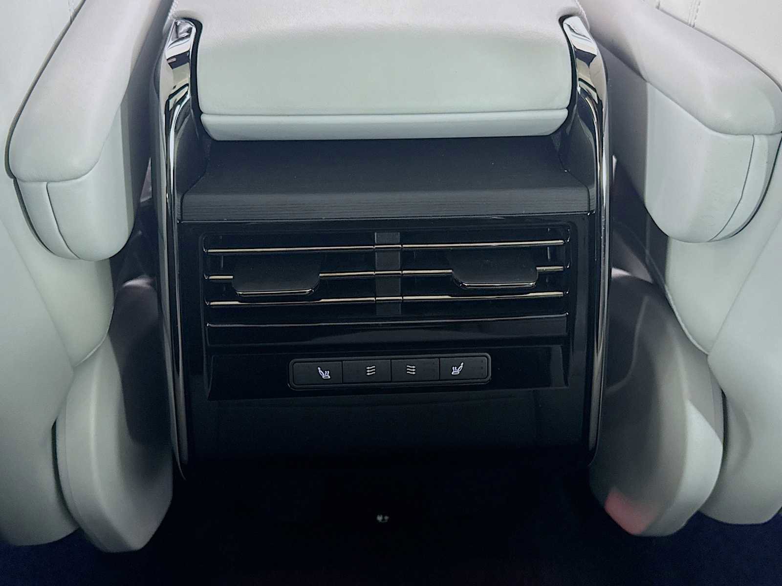 Used 2024 Land Rover Range Rover Sport SE image 27