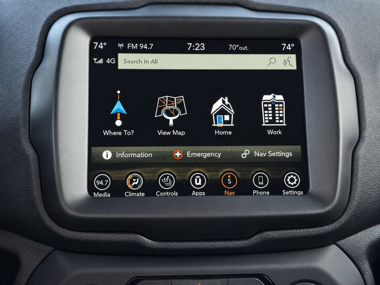 Used 2023 Jeep Renegade Altitude w/ Sun/Sound Group AWD/4WD image 18