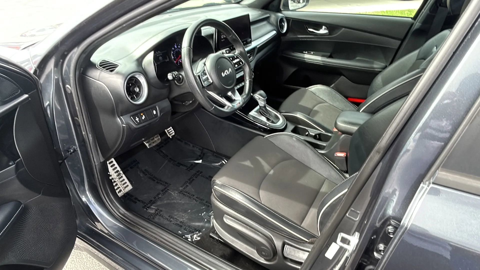 Used 2023 Kia Forte GT-Line w/ GT-Line Technology Package image 10