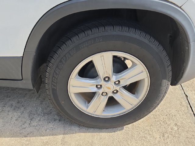 Used 2020 Chevrolet Trax LS FWD image 7