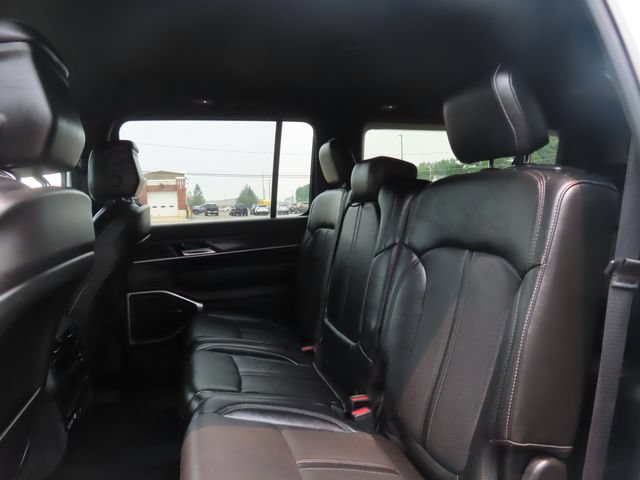 Used 2023 Jeep Wagoneer L Series II AWD/4WD image 22