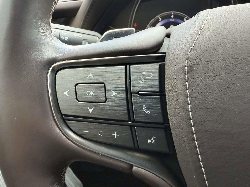 Used 2020 Lexus LS 500 w/ Interior Upgrade Package RWD image 22
