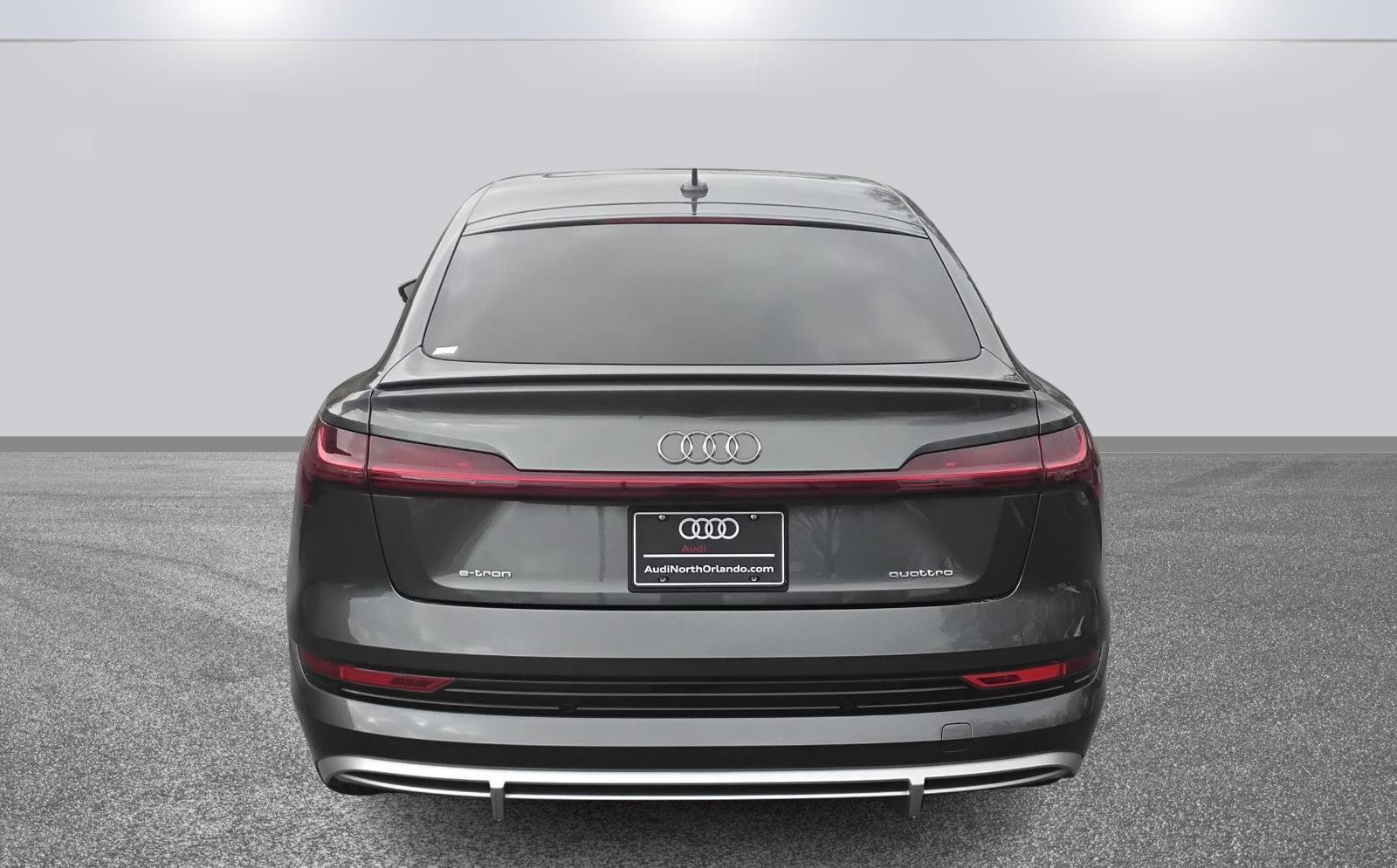 Used 2021 Audi e-tron Prestige w/ Prestige Package image 5