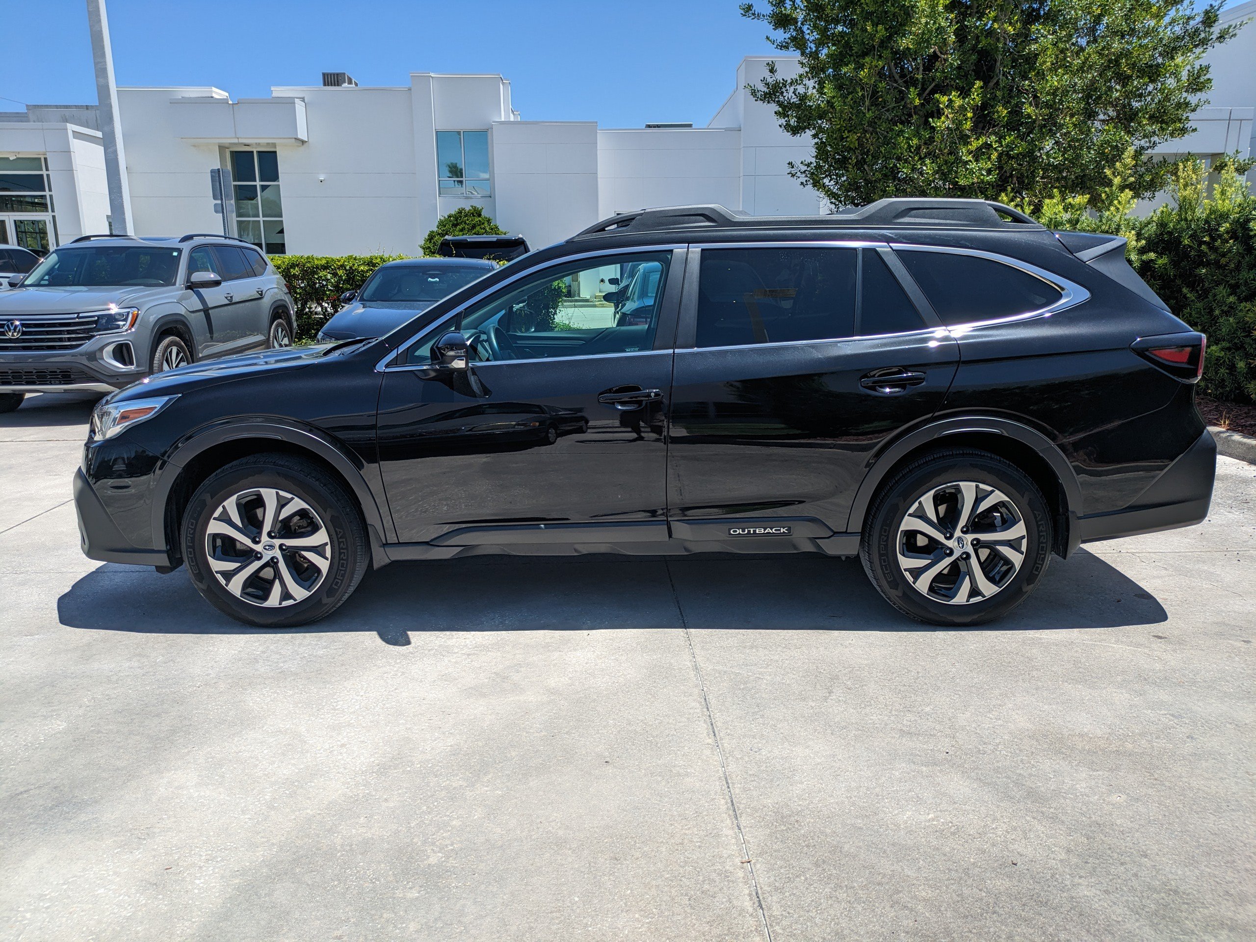 Used 2022 Subaru Outback Limited w/ Popular Package #2 AWD/4WD image 7