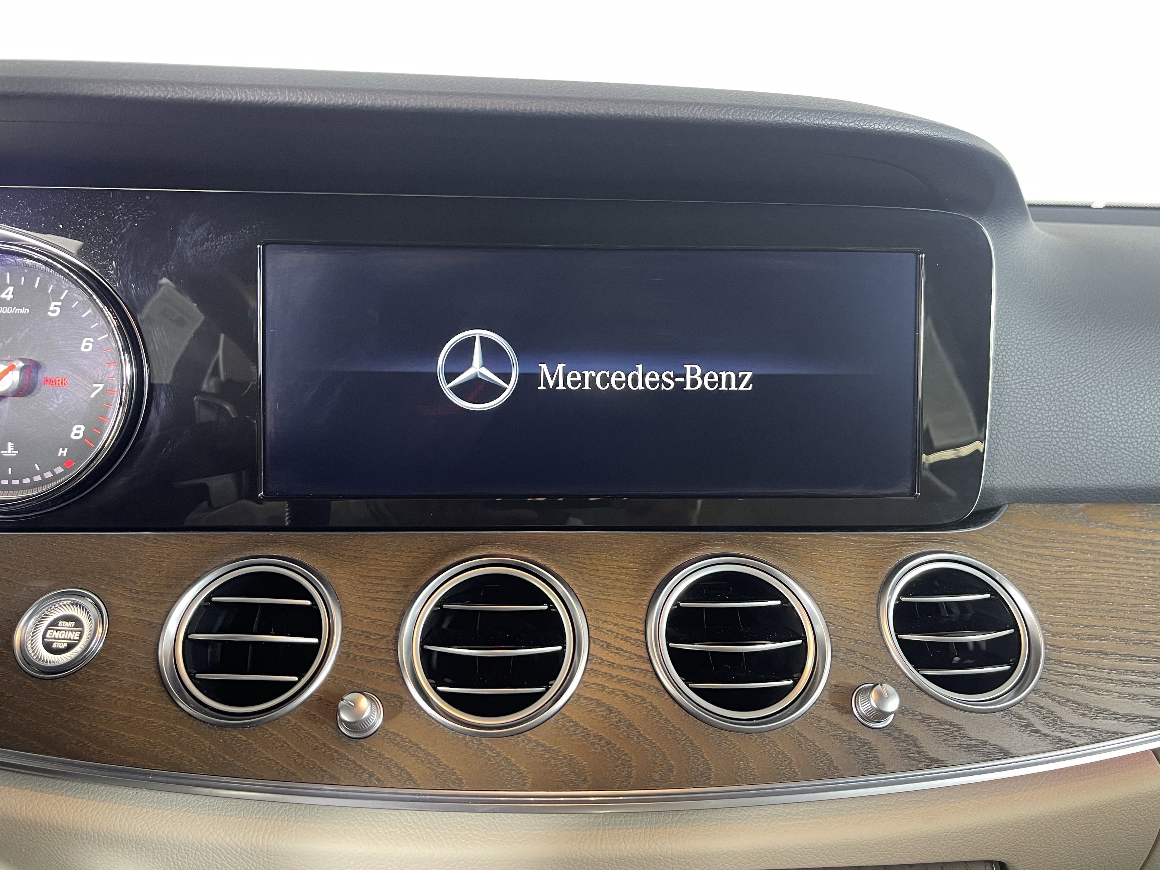 Used 2018 Mercedes-Benz E 300 4MATIC image 13