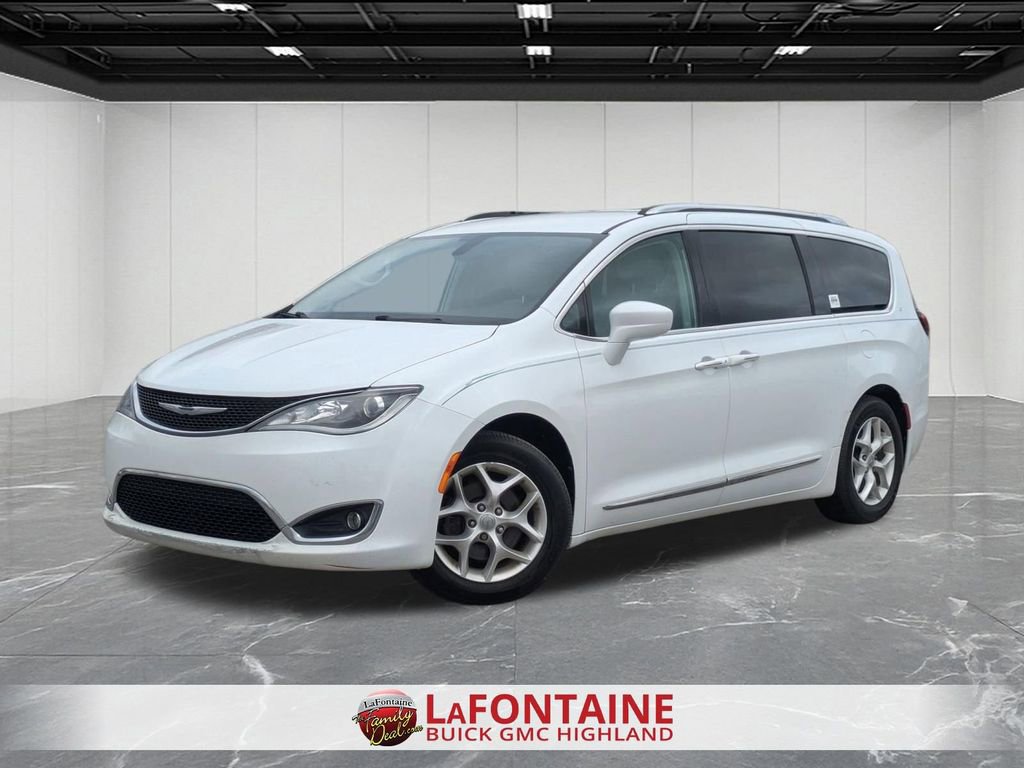 Used 2018 Chrysler Pacifica Touring-L Plus w/ Tire & Wheel Group FWD image 1