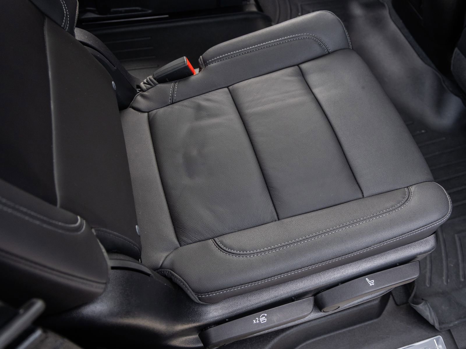 Used 2023 Chevrolet Tahoe Z71 w/ Luxury Package image 38