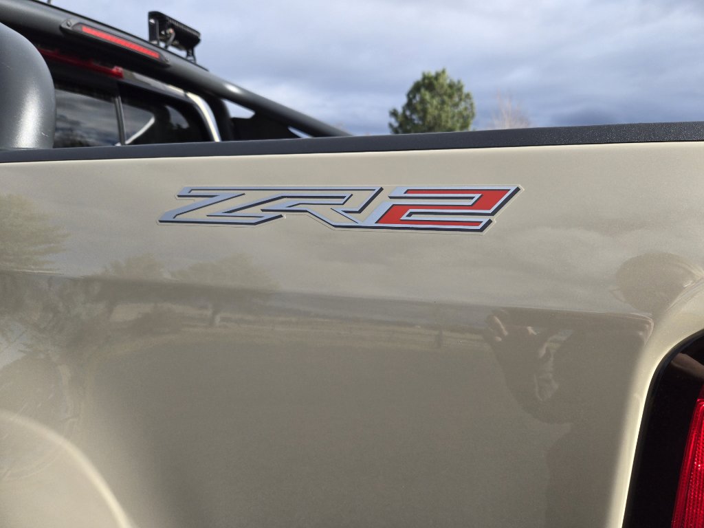 Used 2021 Chevrolet Colorado ZR2 w/ ZR2 Dusk Special Edition image 9