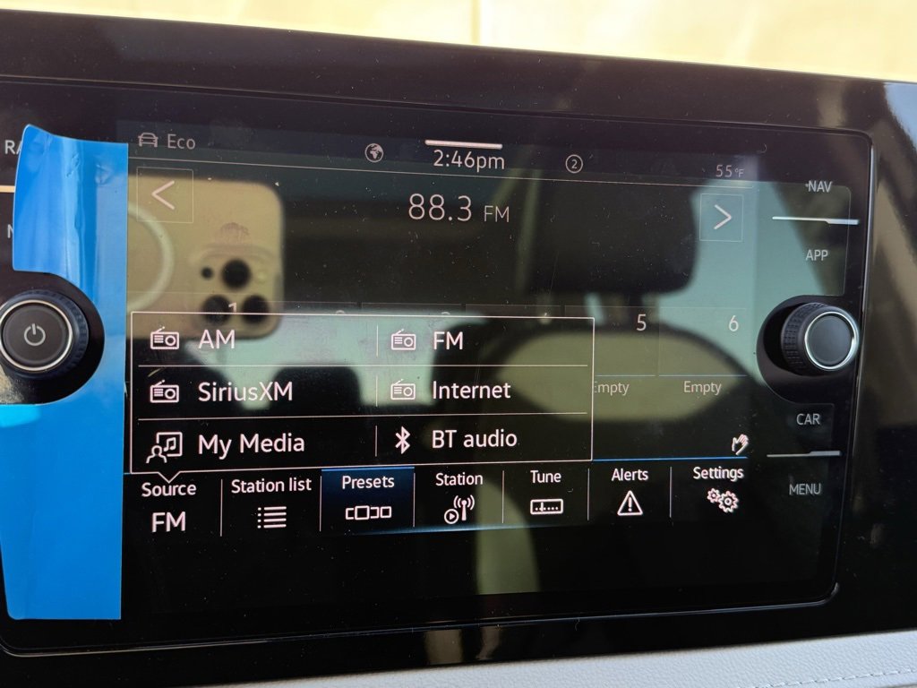 Certified 2025 Volkswagen Taos SEL image 12